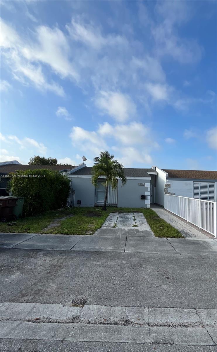 1900 72nd St, Hialeah, Townhouse,  for rent, Sandra Benkahla, The 305 Agency