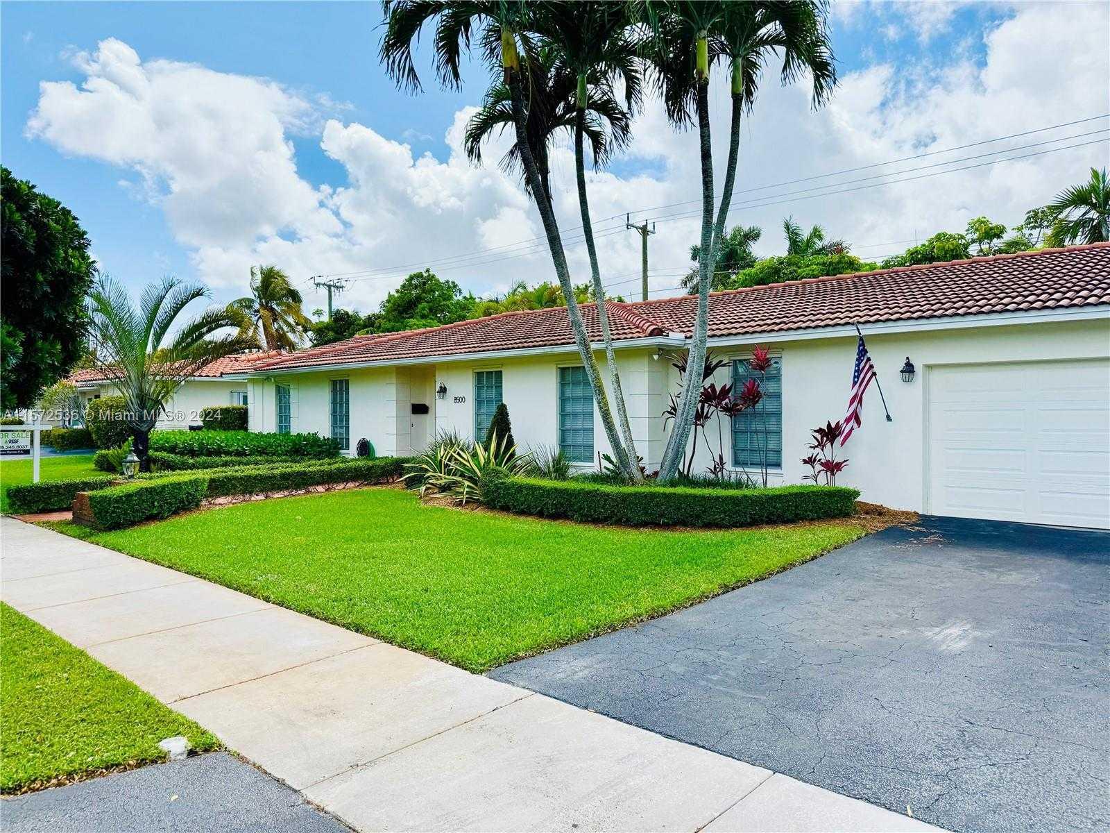 8500 86 Court, Miami, Single Family Home,  for sale, Sandra Benkahla, The 305 Agency