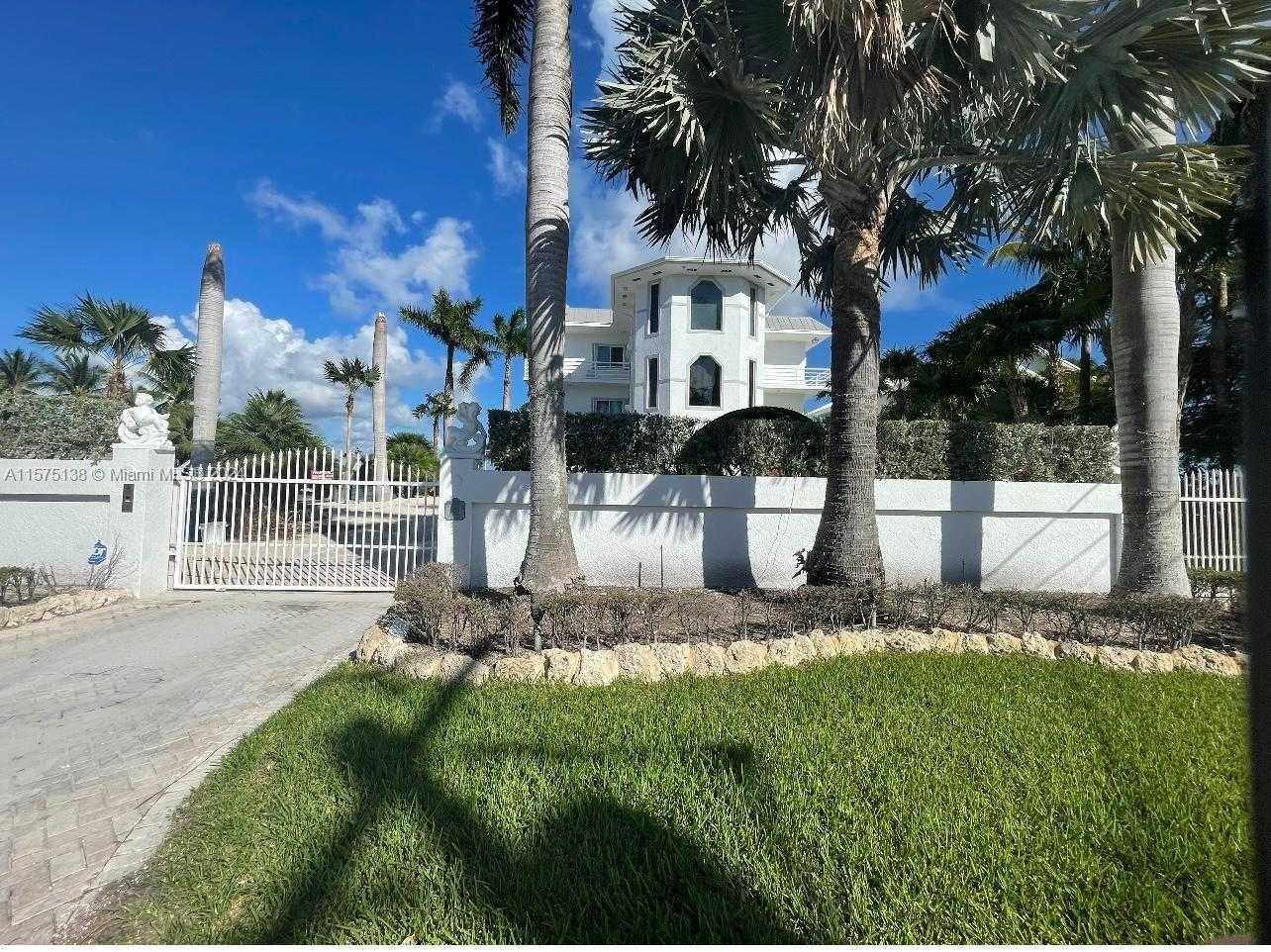 569 Hazel St, Key Largo, Single Family Home,  for sale, Sandra Benkahla, The 305 Agency