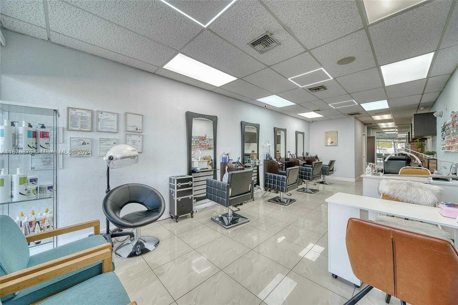 Beauty Salon/Barbershop For Sale on 107 and Bird Road, Miami, barber/beauty,  for sale, Sandra Benkahla, The 305 Agency